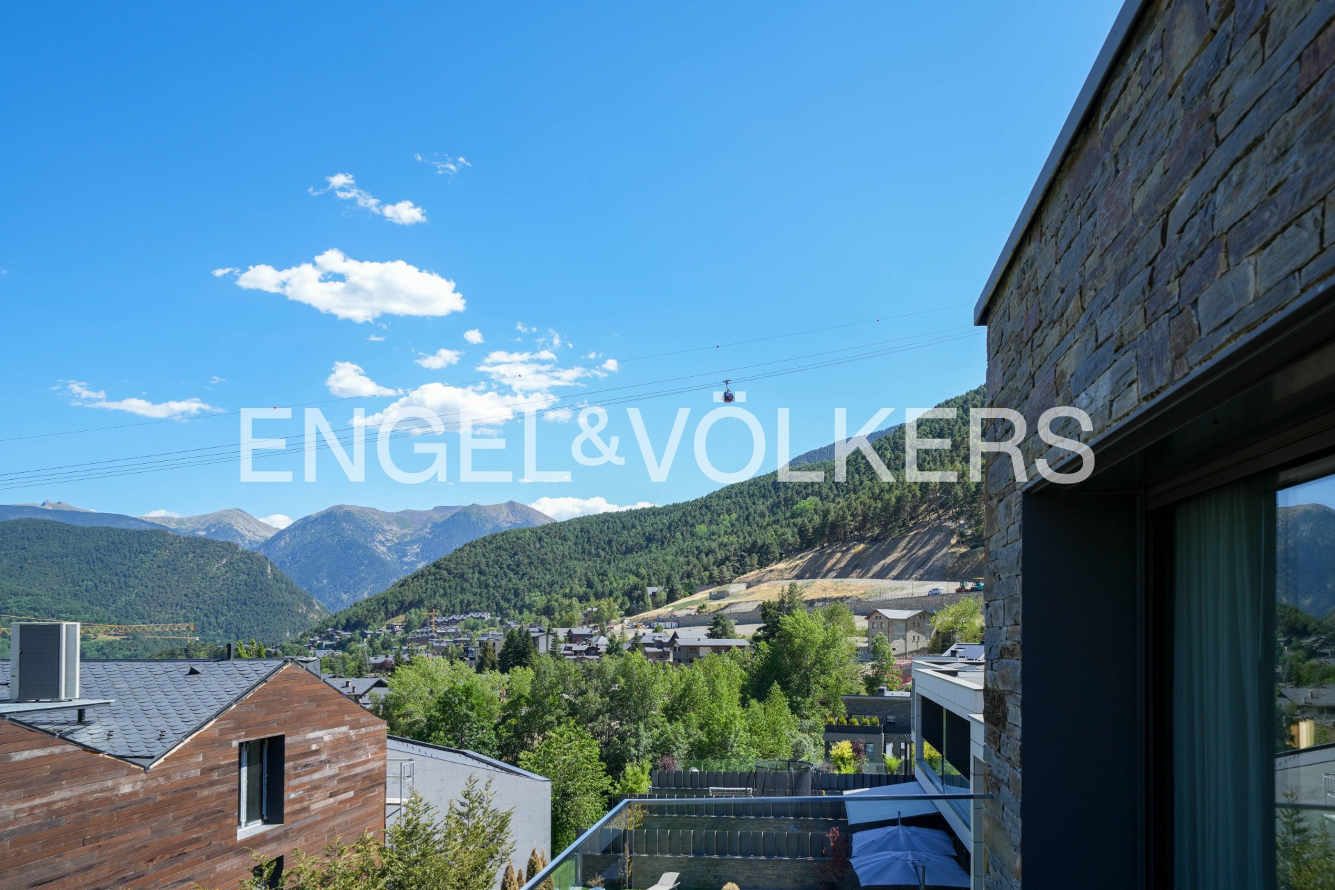 Casa adossada en venda a Escàs, 4 habitacions, 372 metres