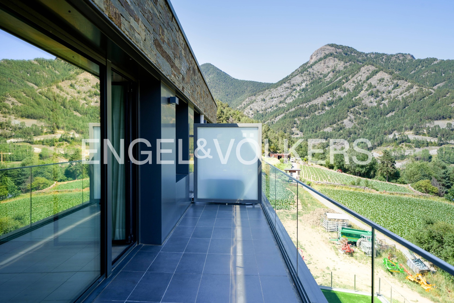 Casa adossada en venda a Escàs, 4 habitacions, 372 metres