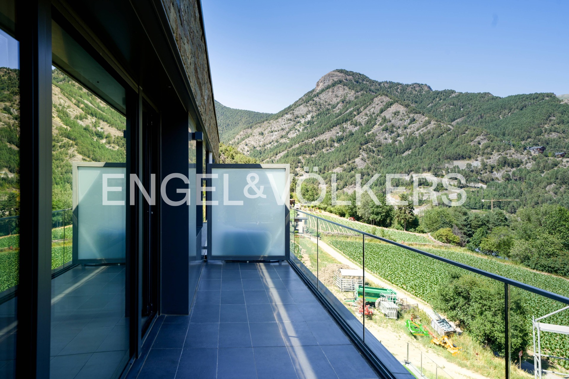 Casa adossada en venda a Escàs, 4 habitacions, 372 metres