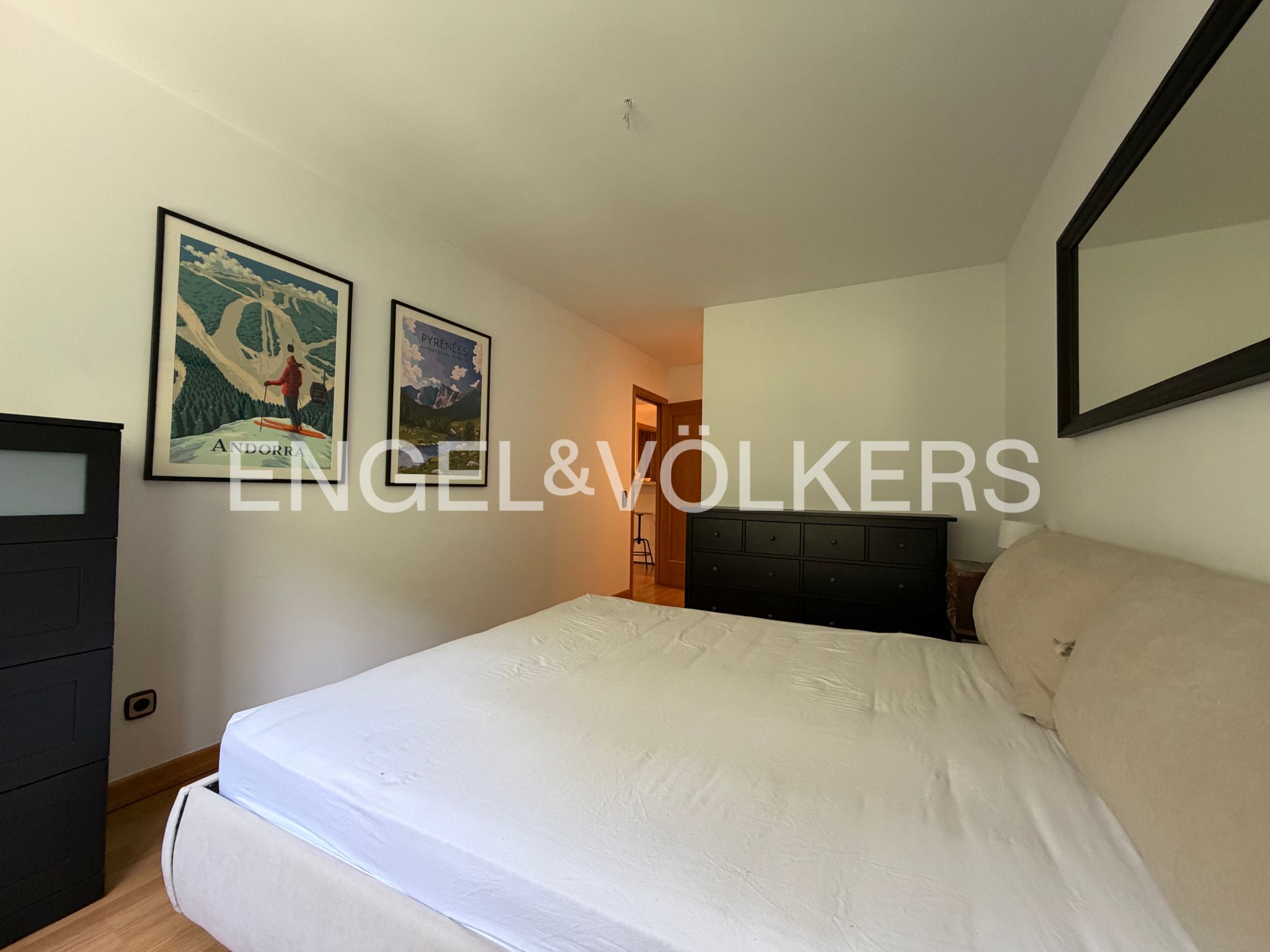 Piso de alquiler en La Cortinada, 2 habitaciones, 91 metros