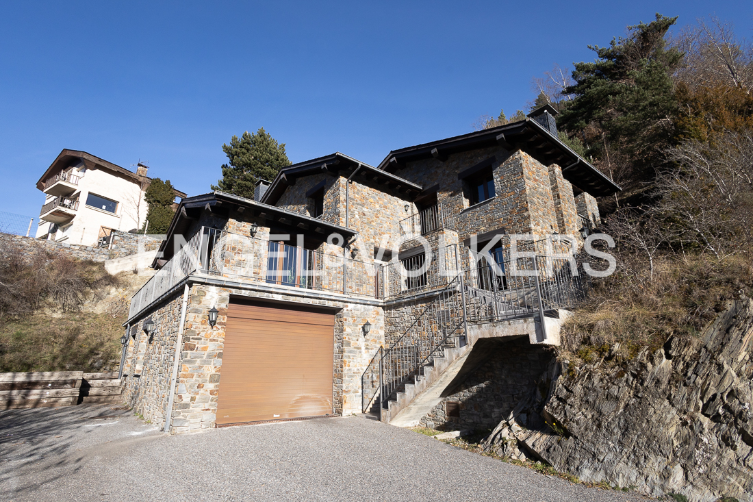 Chalet en venta en L'Aldosa de la Massana, 4 habitaciones, 364 metros