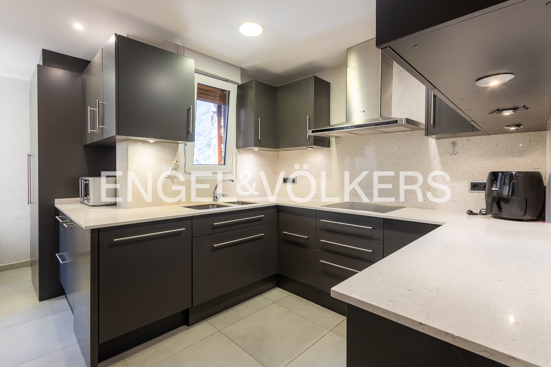 Pis en venda a Santa Coloma, 3 habitacions, 157 metres