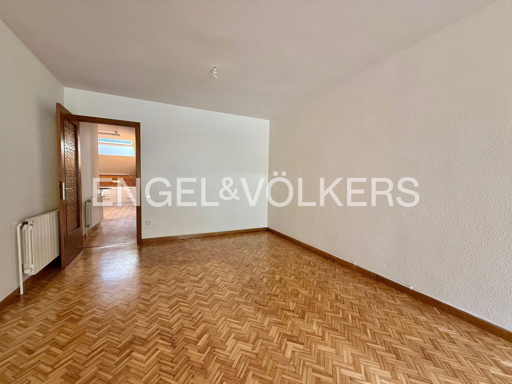 Àtic de lloguer a Santa Coloma, 4 habitacions, 211 metres