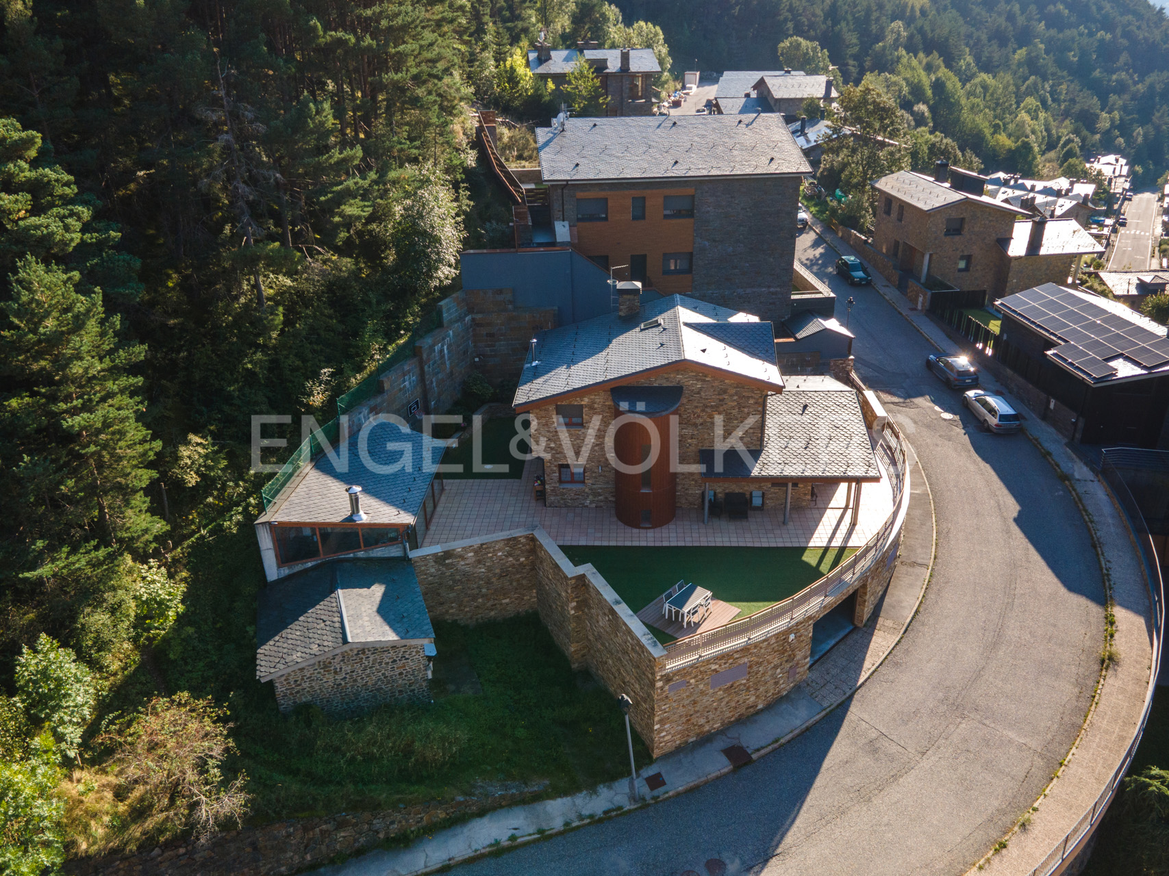 Chalet en venta en Aixirivall, 4 habitaciones, 488 metros