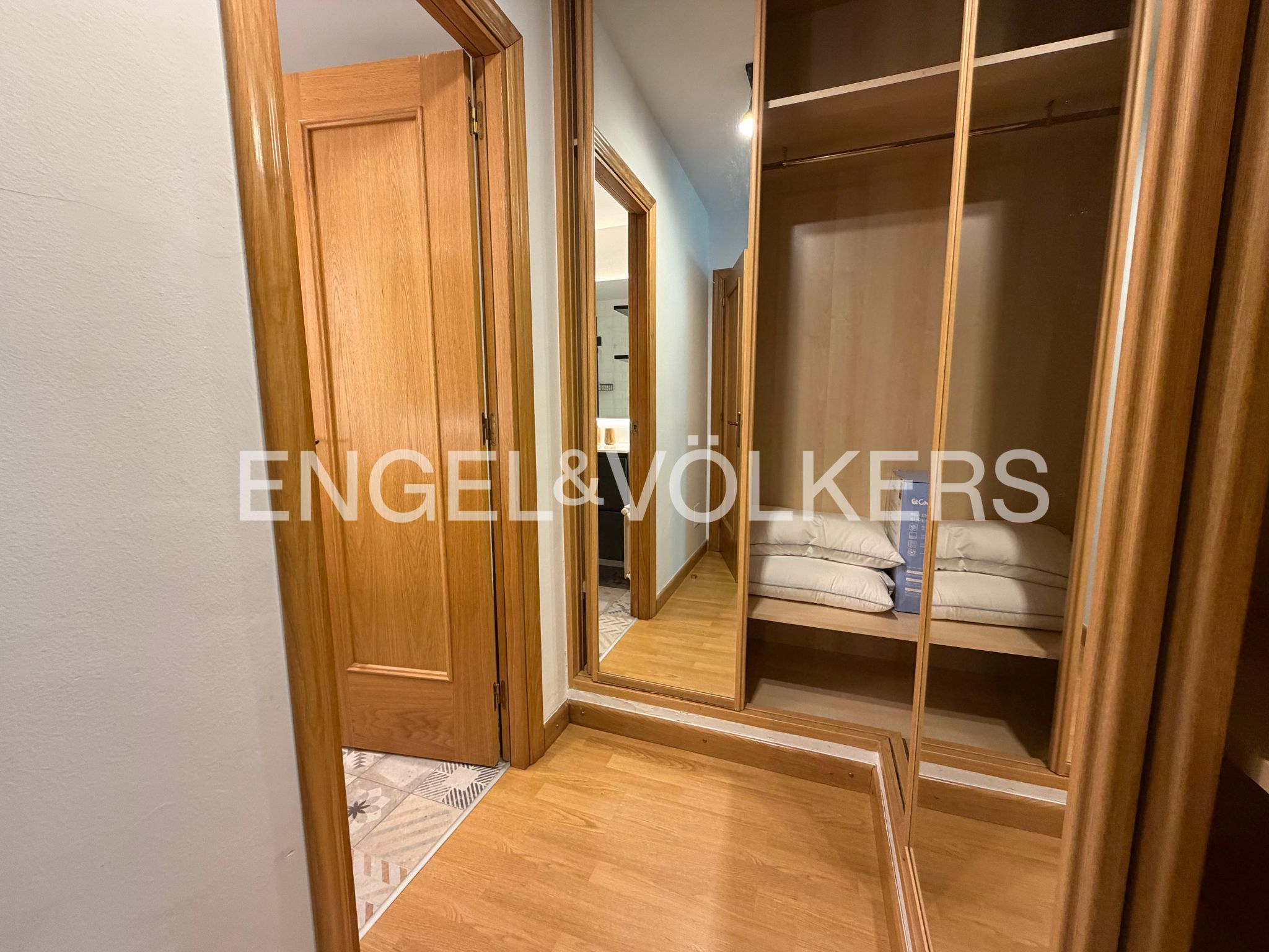 Piso de alquiler en La Cortinada, 2 habitaciones, 91 metros
