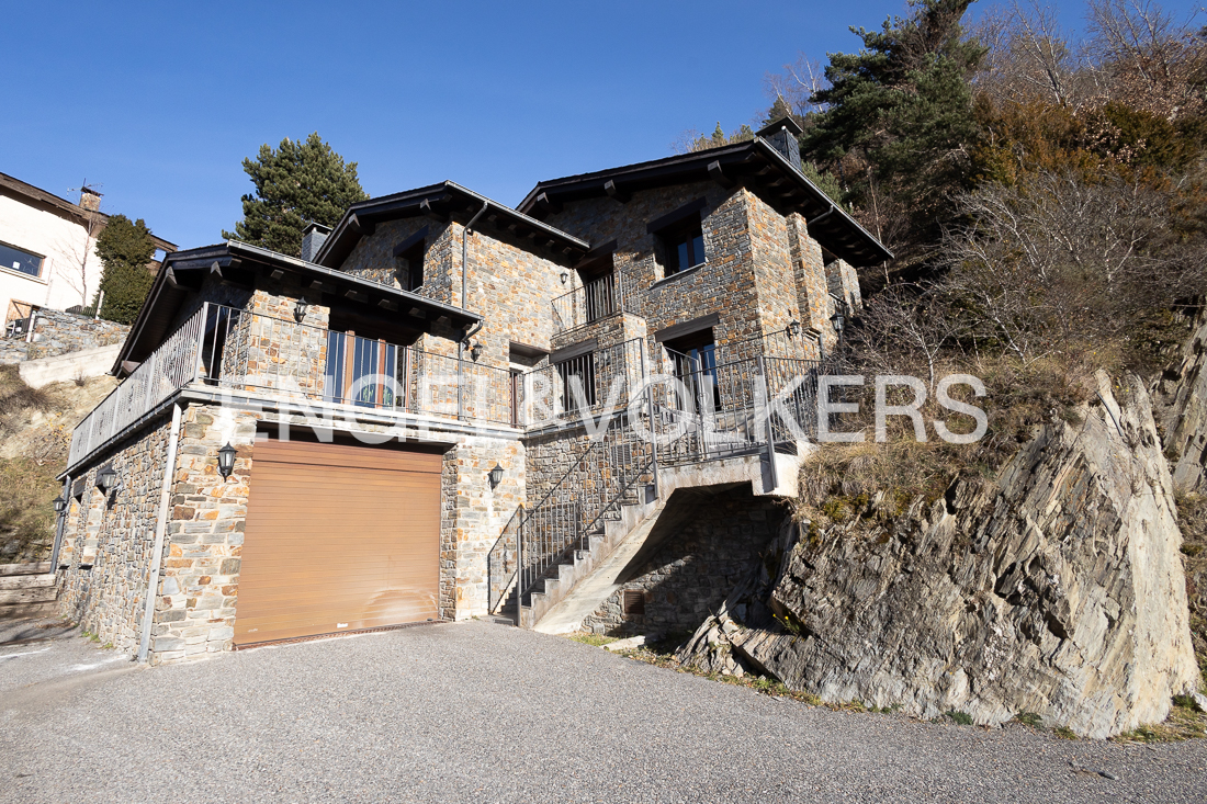 Chalet en venta en L'Aldosa de la Massana, 4 habitaciones, 364 metros