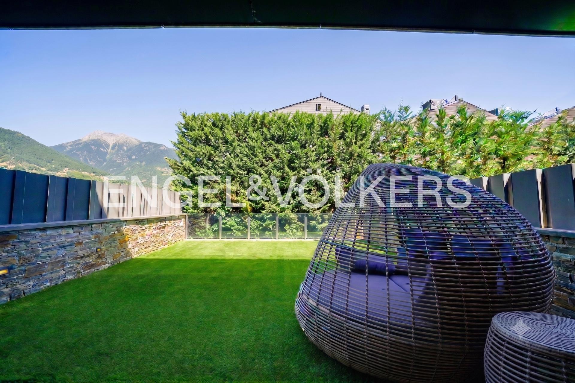 Casa adossada en venda a Escàs, 4 habitacions, 372 metres
