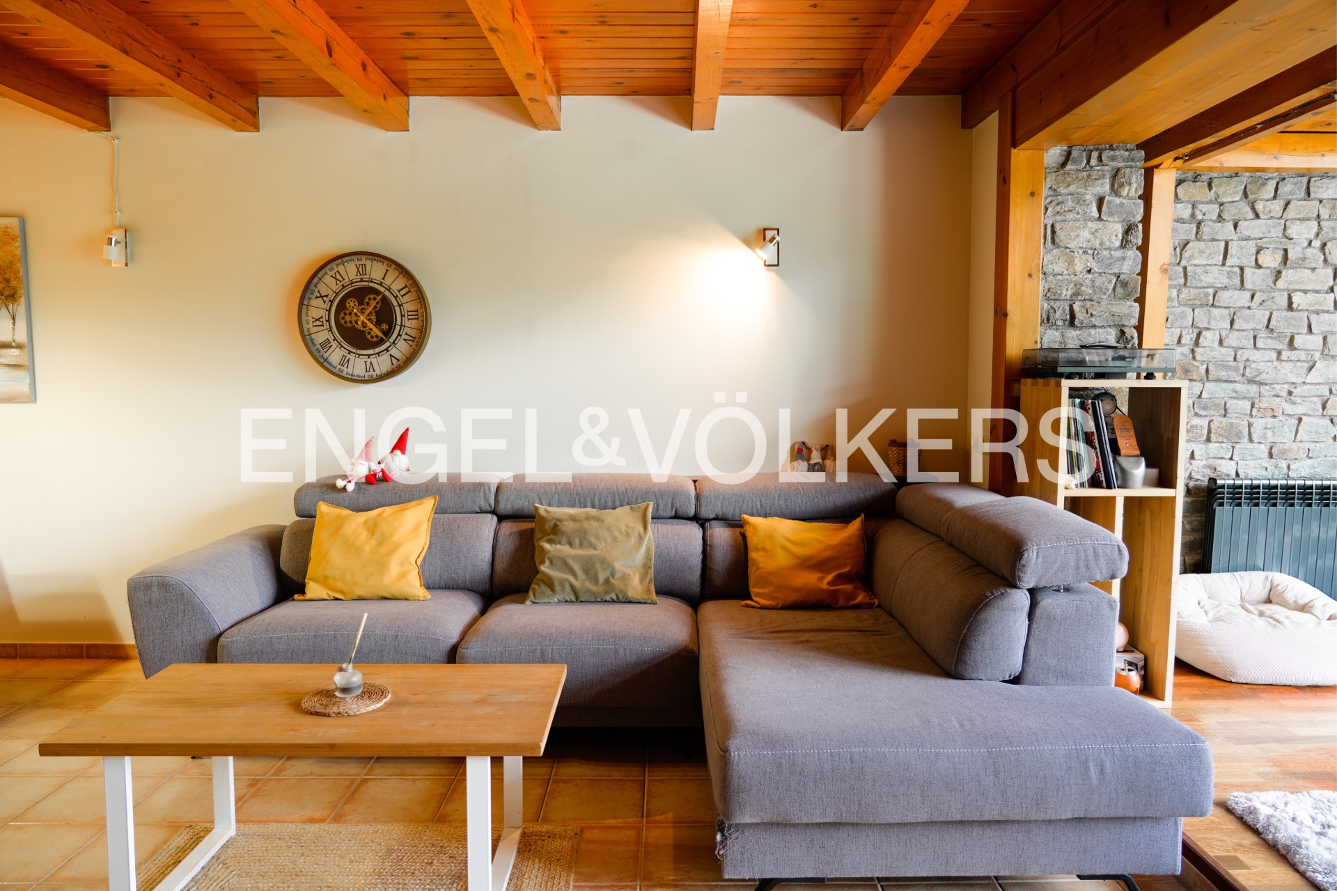 Casa adossada en venda a Ordino, 4 habitacions, 240 metres