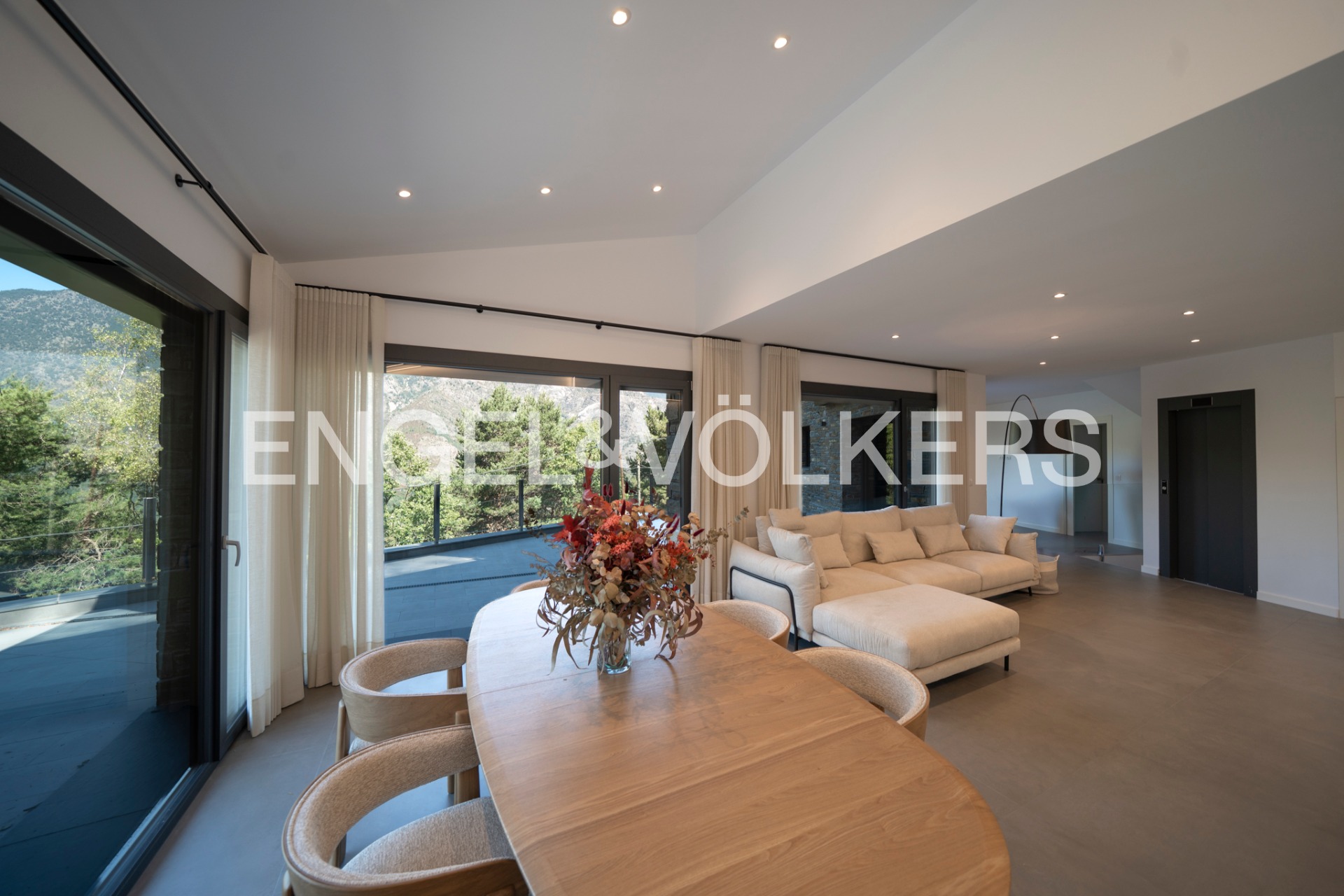 Xalet en venda a Aubinyà, 4 habitacions, 364 metres